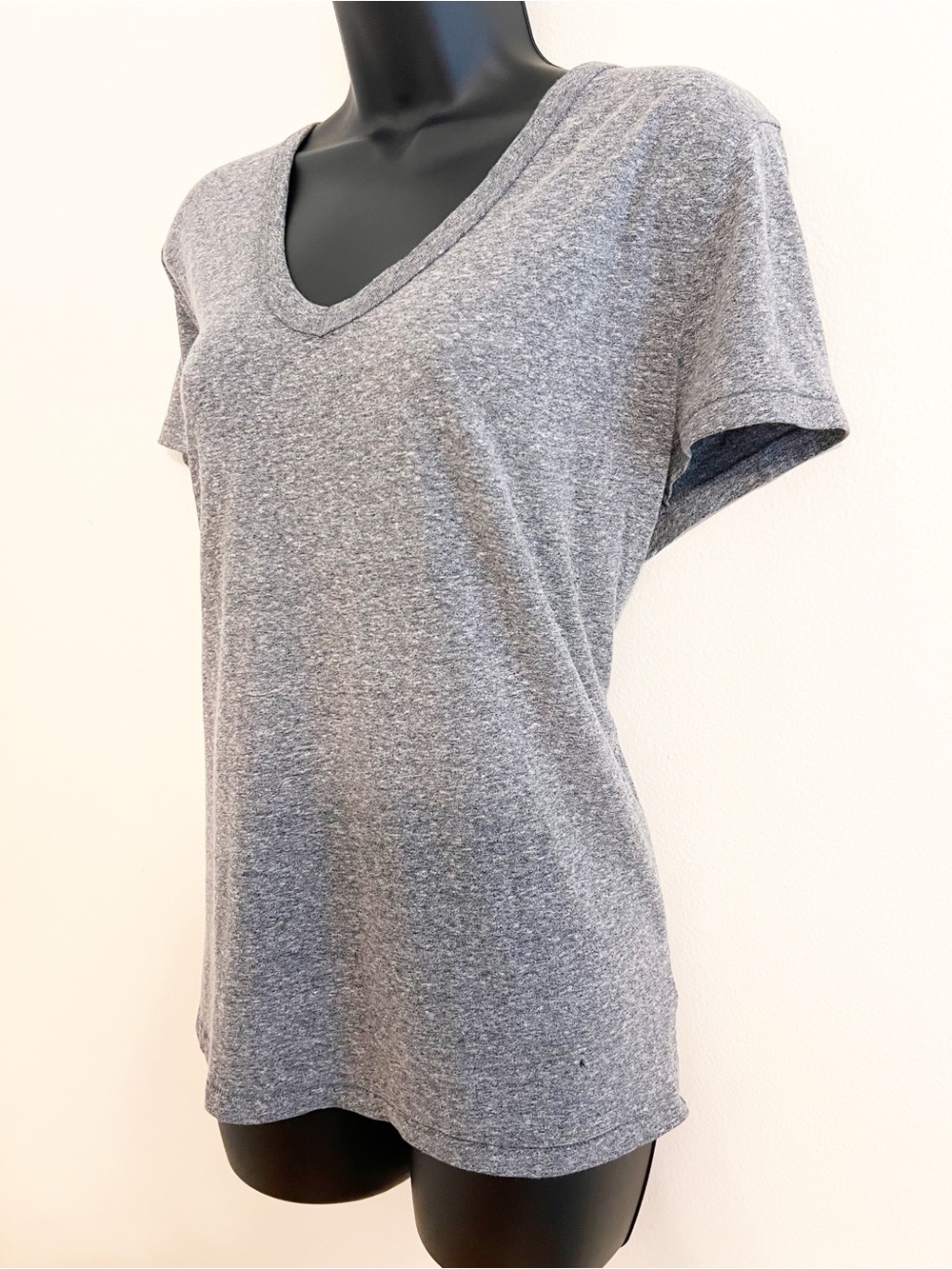 Universal Thread Gray V-Neck Shirt - Picture 4 of 5